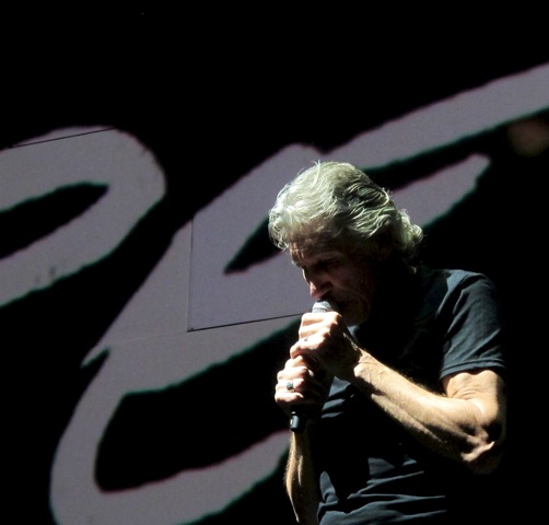 30 Roger Waters The Wall Sydney 2012-02-14.jpg